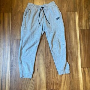 Grey Nike tech fleece pants